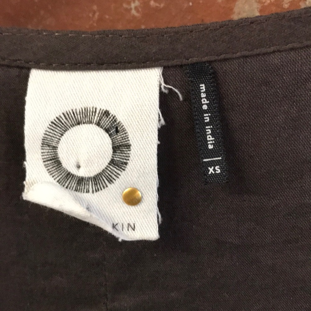 Akemi + Kin “Rigmarole” Top - Picture 5 of 6
